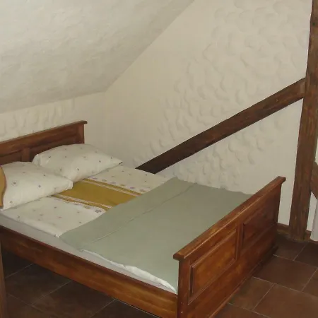 Bed & Breakfast I Saracenska 3*