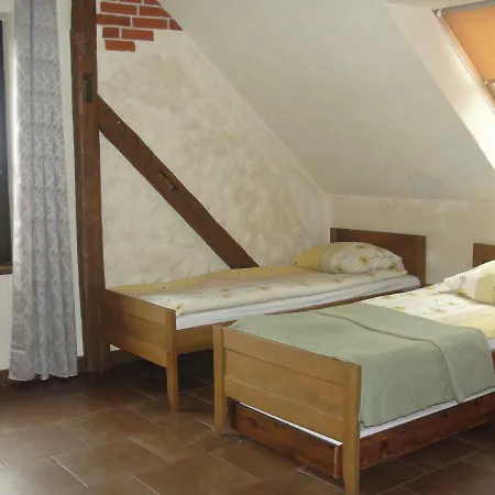 Bed & Breakfast I Saracenska